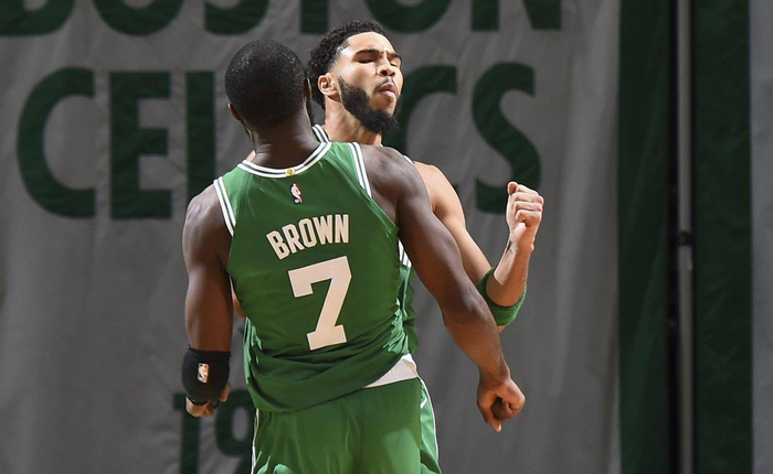 两位选手打 两位选手打